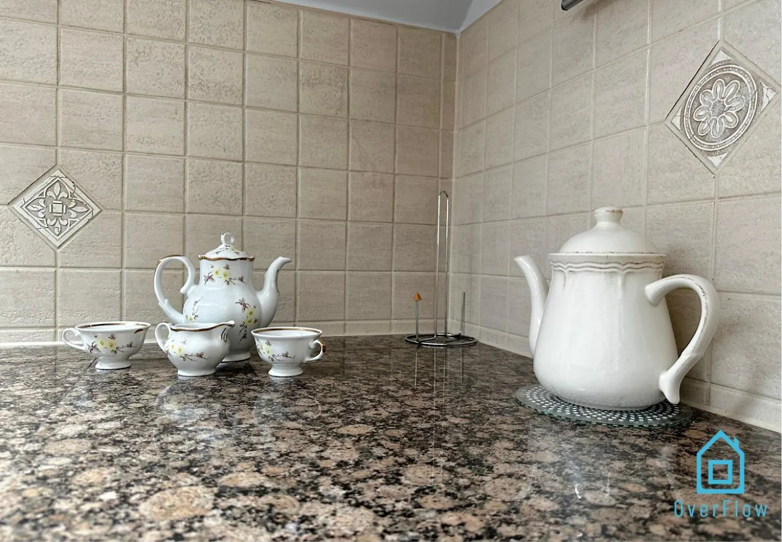 Homestay Purple Room - Charming Place, 15 Minutes To Gdansk Old Town & 5 Minutes To Seaside