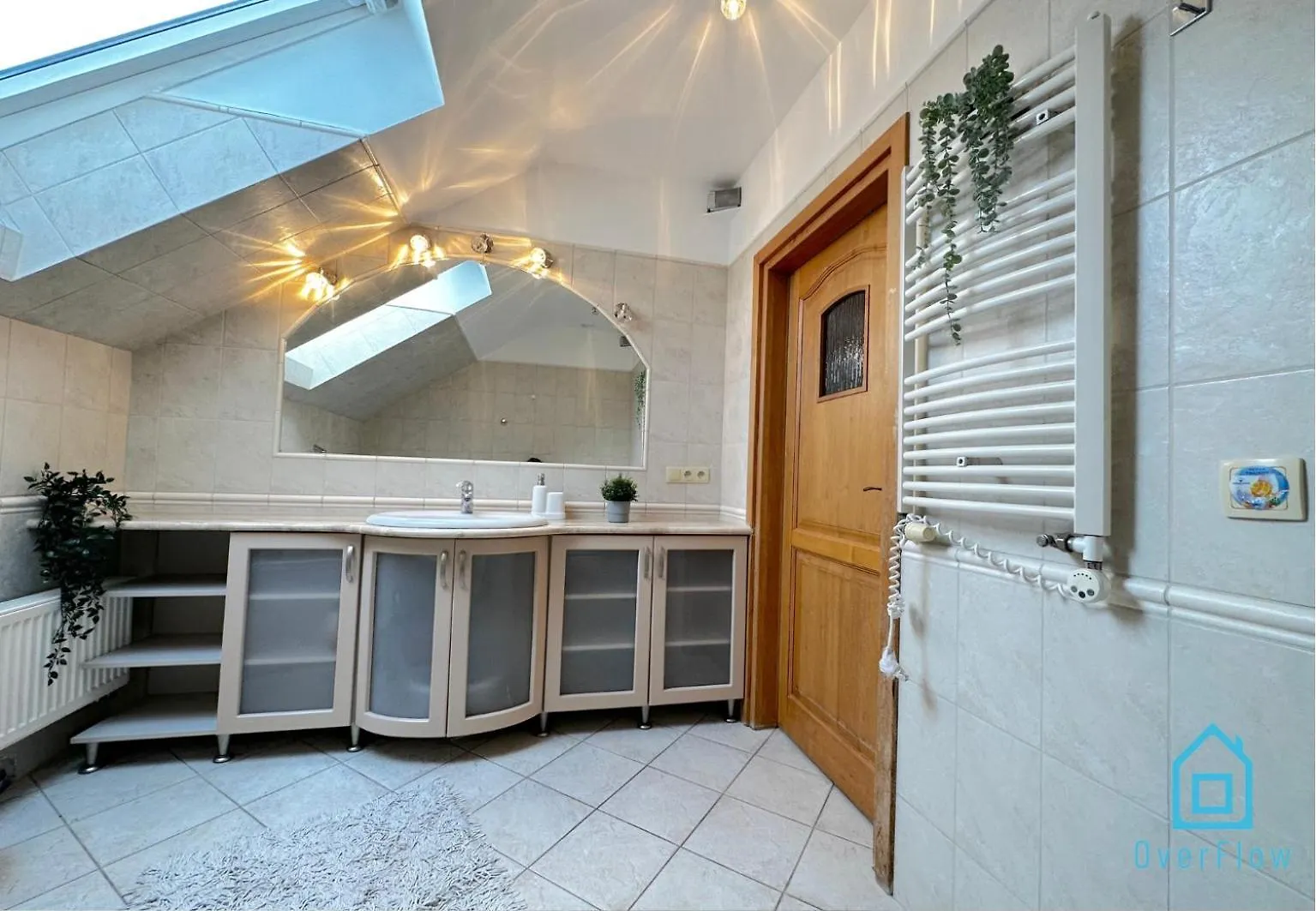 Homestay Purple Room - Charming Place, 15 Minutes To Gdansk Old Town & 5 Minutes To Seaside Poland