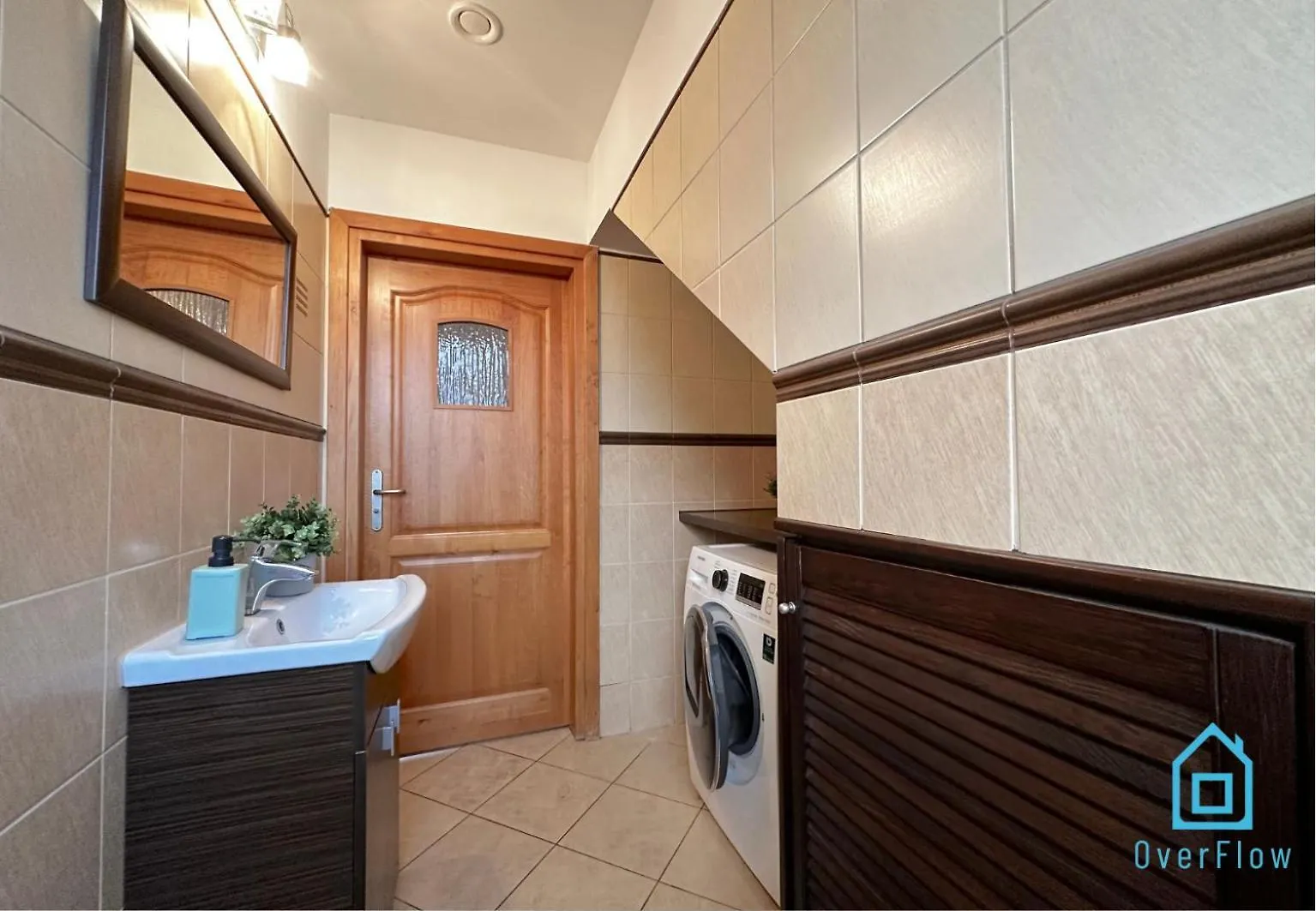Purple Room - Charming Place, 15 Minutes To Gdansk Old Town & 5 Minutes To Seaside 0*,